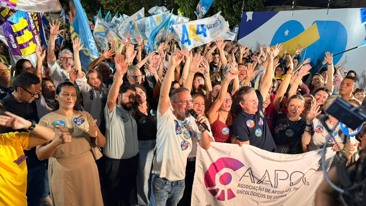 Paulo Araújo reúne cerca de mil pessoas em grande ato de campanha ao lado de Virgínia Mendes, Mauro Mendes e lideranças